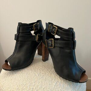 Diesel Black Leather Double-Buckle Heeled Booties - US 7.5